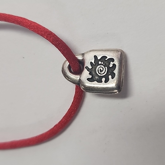 Uno De 50 Unisex men women's Silver Tone Padlock Logo Red Luck Bracelet Roll On - Picture 4 of 5